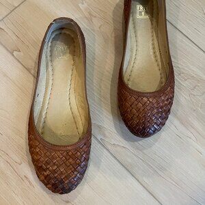 Frye woven leather ballet flats -- women's size 7 - great condition!